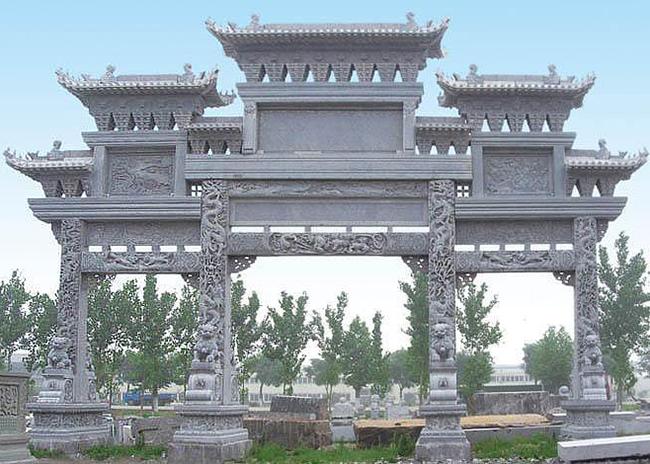 > 石牌坊石牌坊是汉族传统建筑中非常重要的一种建筑类型,用石材修建